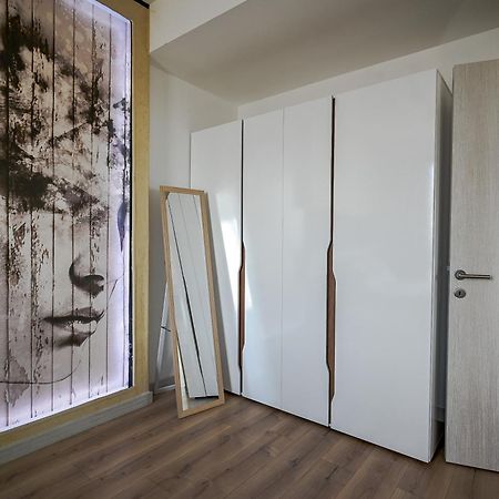 Alfred Sky Smart Apartment 29Th Spa Included Skopje Exterior foto